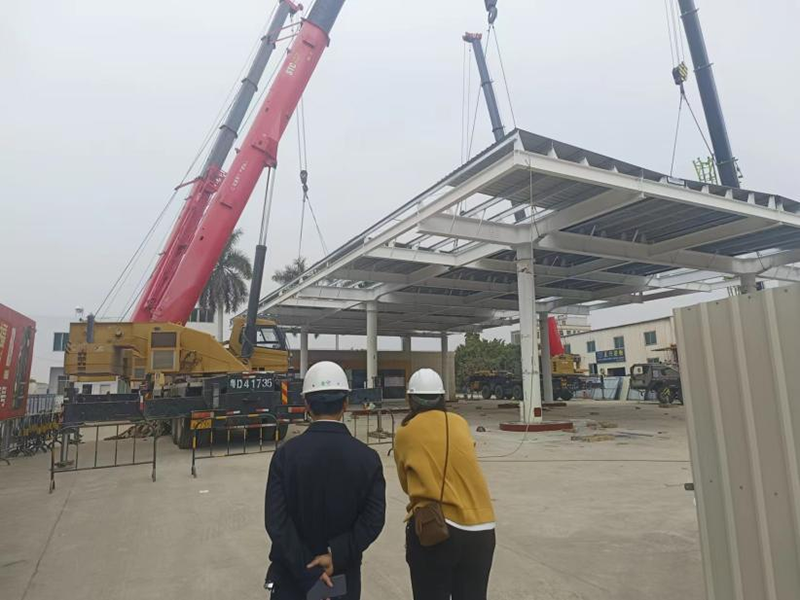 我公司负责施工的中国石油潮州宝源加油站安全隐患改造工程，属于钢结构框架矩形屋面罩棚